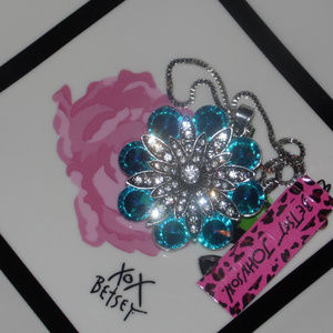 NEW BETSEY JOHNSON FASHION JEWERLY PENDANT ~PM47